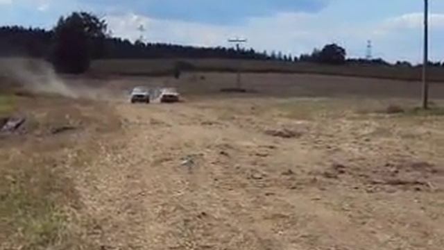 BMW 320 vs Škoda 105 смотреть онлайн