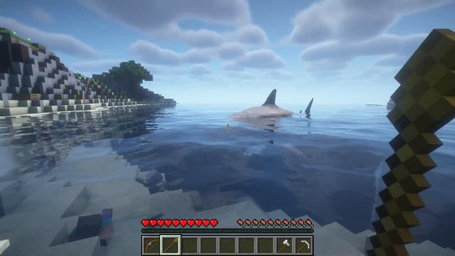 BIGGEST MEGALODON EAT US IN THE SEA IN MINECRAFT !