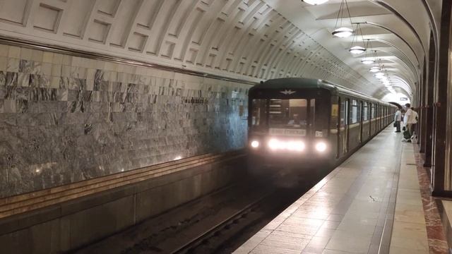 [Ultra HD] Метросостав 81-717.5М/714.5М «Номерной», маршрут №27 смотреть онлайн