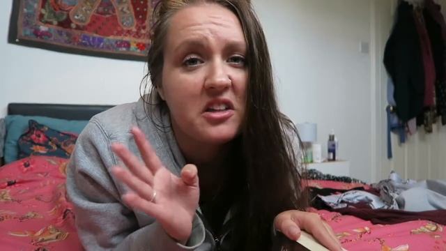 READING CITY OF BONES FOR THE FIRST TIME | Reading Vlog смотреть онлайн