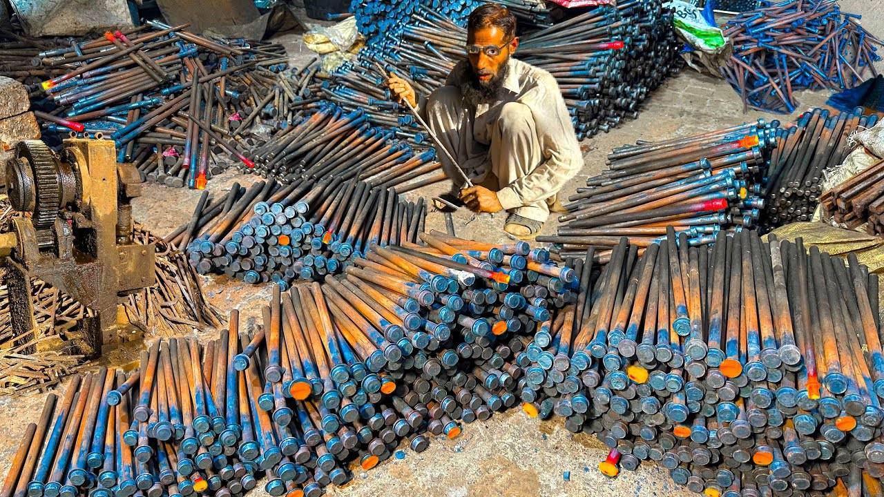 Потрясающая переработка ржавых строительных железных прутьев в тяжелые крановые болты смотреть онлайн