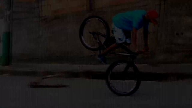 Loucos Por Bike - Miniclip Pedro Freitas - Stunt Rider. [Full HD] (Wheeling Bike) смотреть онлайн