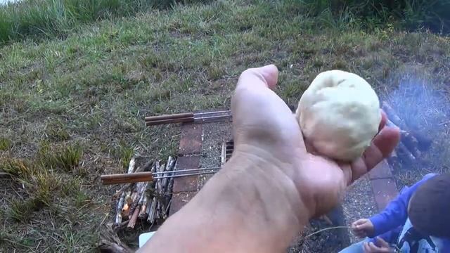 Huckleberry & Cream Cheese Pie Iron in a Cook-Off with EatCarbsOutdoors and Lars Londian смотреть онлайн