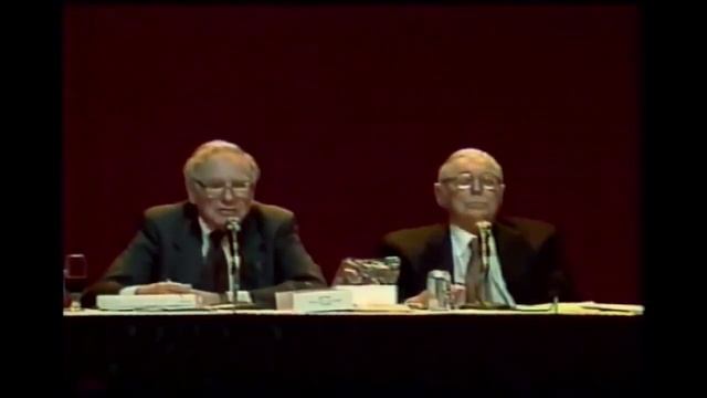 Warren Buffett: Where to invest a small sum of money? смотреть онлайн