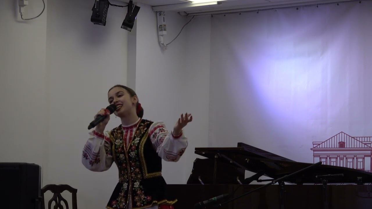 "Кнопочки баянные", муз. Виктора Темнова, сл. В. Бутенко, поёт Екатерина Лесовая. смотреть онлайн