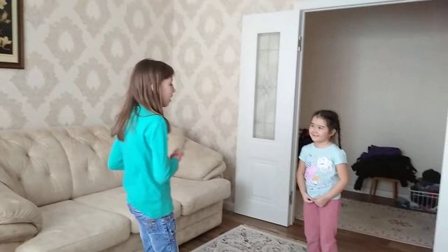 Алёна потеряла ободок. Айзере помогла найти смотреть онлайн