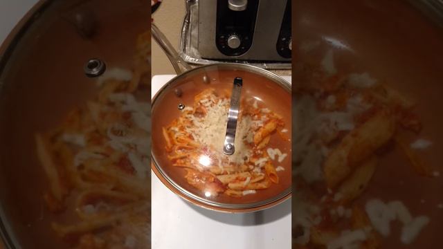 Gotham Steel "Pasta With Tomato Sauce & Cheese" leftovers. смотреть онлайн