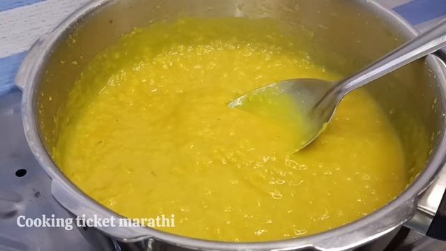 नुसत्याच सुगंधाने खावसं वाटणारं फोडणीचं वरण | Fodniche Varan recipe | Varan recipe| смотреть онлайн