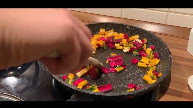 Great Weeknight Dinner Recipe Warm Mangold Salad смотреть онлайн