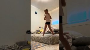 Как научиться делать переворот без рук и сальто назад