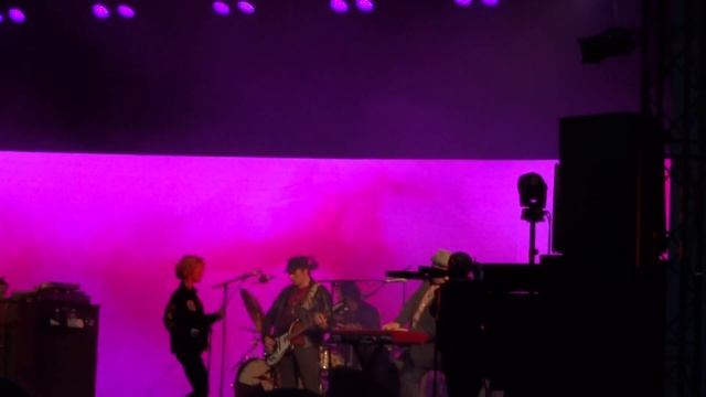 Vanessa PARADIS au festival Beauregard смотреть онлайн