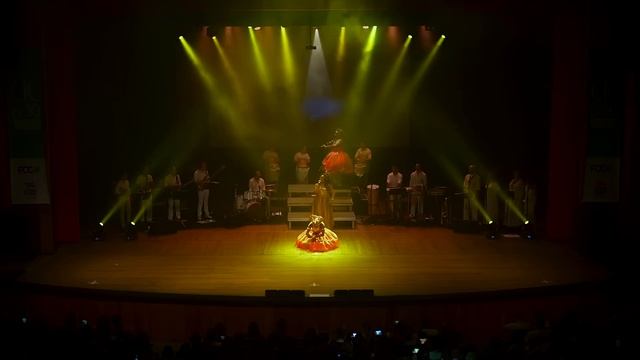 Juliana D Passos e a Macumbaria - Força de Oyá / Maleme (Ao Vivo) смотреть онлайн