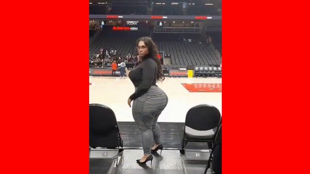 ROYAL🧨Glamorous Fashion Model💃Clothing And Fashion Ideas 💄Plus Size Curvy Outfit Ideas