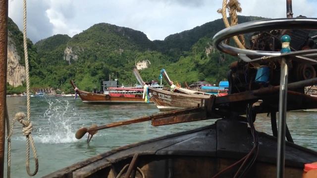 Krabi: Phi Phi and 'The Beach' Beach смотреть онлайн