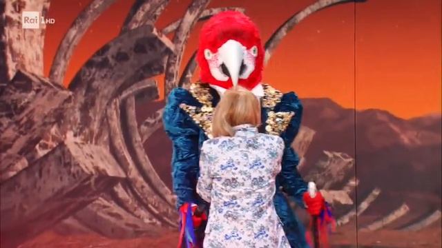 Pappagallo canta "Una ragione in più" con Rita Pavone - Il cantante mascherato 26/02/2021 смотреть онлайн