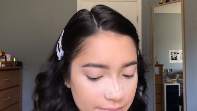 Following Kylie Jenner's Everyday Makeup Routine смотреть онлайн