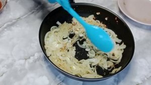 Сочные и мягкие куриные желудки на сковороде.  Просто и вкусно.