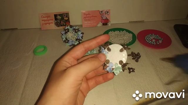 Нарядные бантики канзаши /Новый лепесток Kanzashi hair Bows New Petal DIY Цветы из лент с бусинами смотреть онлайн