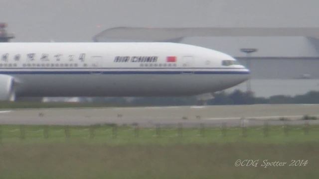 Air China 777-300ER landing and take-off in Paris CDG смотреть онлайн