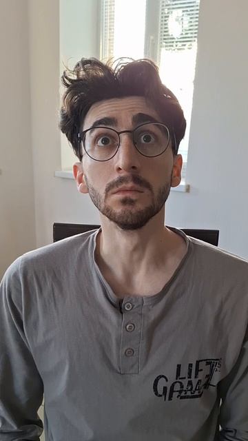 Посмотрите на свое тесто, затем на моё, на свое и снова на моё.