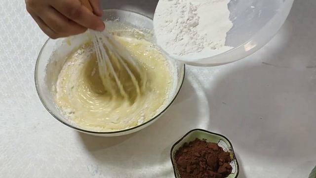 Зебра пирог. Жұп-жұмсақ дәмді болып шығады. Пирог Зебра очень вкусный. смотреть онлайн