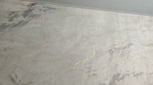 необычная отделка стен в туалете