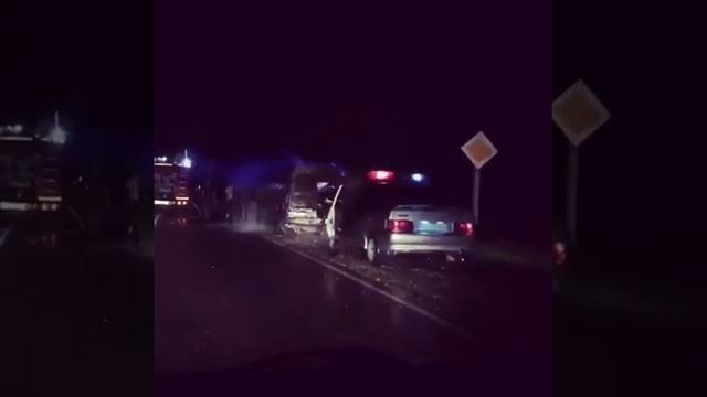 Газель полностью сгорела на трассе под Пятигорском смотреть онлайн
