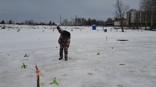 Поимки форели со льда. смотреть онлайн