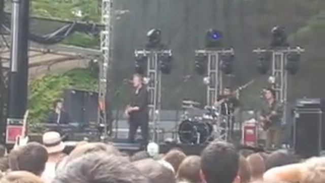 Spoon - I Turn My Camera On - Live at Bumbershoot 2006 смотреть онлайн