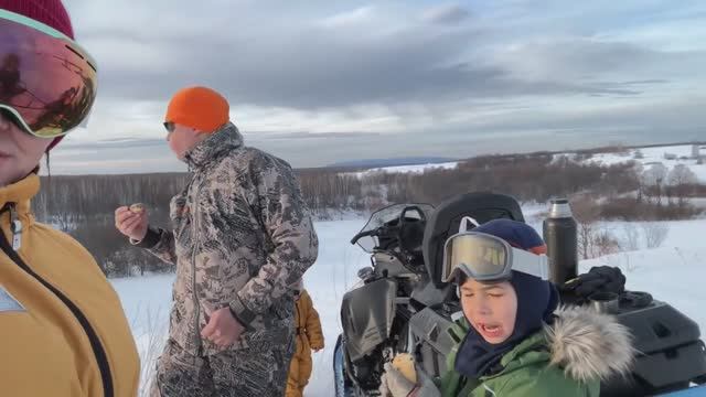 НАША РАЙСКАЯ ЖИЗНЬ НА РАНЧО | КАК ЖИВУТ ЗИМОЙ В ДЕРЕВНЕ | ДЕРЕВЕНСКИЕ БУДНИ смотреть онлайн