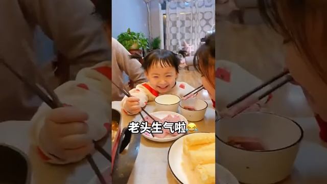 姐姐的血脈壓制！幼崽和姐姐耍橫，一句話就慫了爸爸都看呆了！ #嘟嘟小可耐#萌娃日常#二胎生活#嘟嘟的卑微生活#萌娃搞笑視頻#二胎#爸爸帶 娃娃#shorts смотреть онлайн