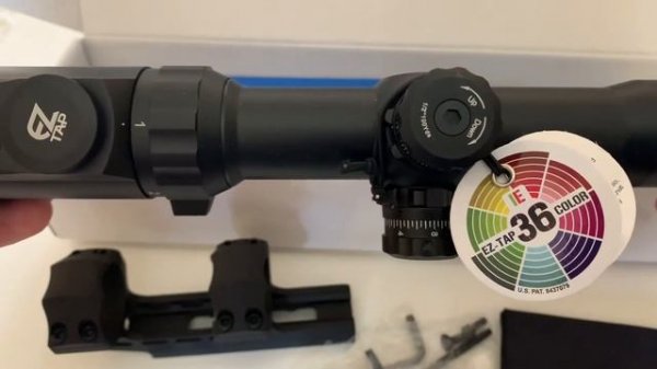 Leapers, UTG 1-8x28mm rifle scope - unboxing from Amazon