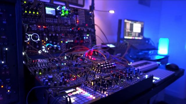 State Azure 'Twin Moons' - Eurorack Ambient (Lubadh, Disting EX, Marbles, Hydrasynth) смотреть онлайн