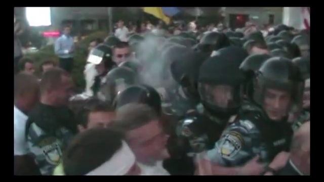 Громадські акції біля Українського дому смотреть онлайн