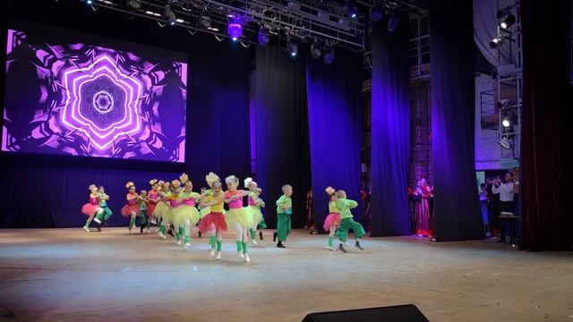 Ритмик Данс - Не сидеть на месте смотреть онлайн