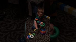 Ребенок на горшке