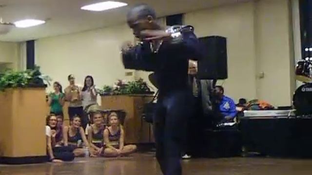 Vance dancing to Lady Gaga Bad Romance смотреть онлайн