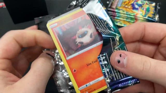 Pokemon *NEW* Crown Zenith Elite Trainer Box opening! смотреть онлайн