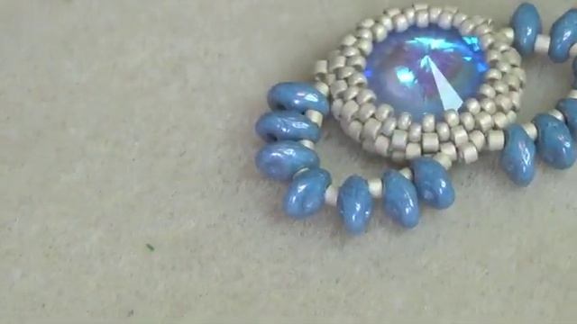 Video tutorial perline Halloween. Come fare un pendente gotico con perline. Ciondolo Trickangle смотреть онлайн