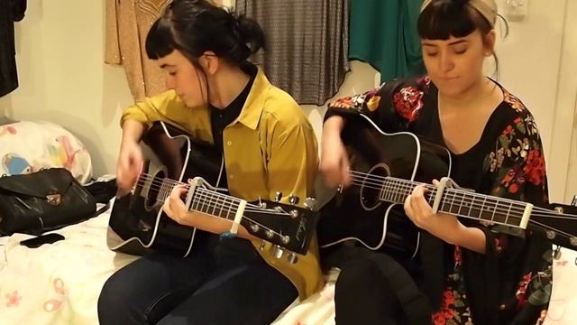 Flyaways Aurora and Daisy Original смотреть онлайн