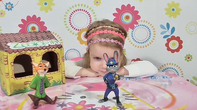 Распаковка игрушки Зоотопия / Зверополис Рыжий лис и Зайка-полицейская Unboxing toys Zootopia смотреть онлайн