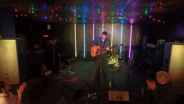 Андрей "Hugo" Дресвянников (Ижевск) Творческий вечер Анны Кургузовой «LIVE» смотреть онлайн