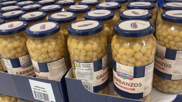 Vegan and plant based food in Lidl, Spain. смотреть онлайн