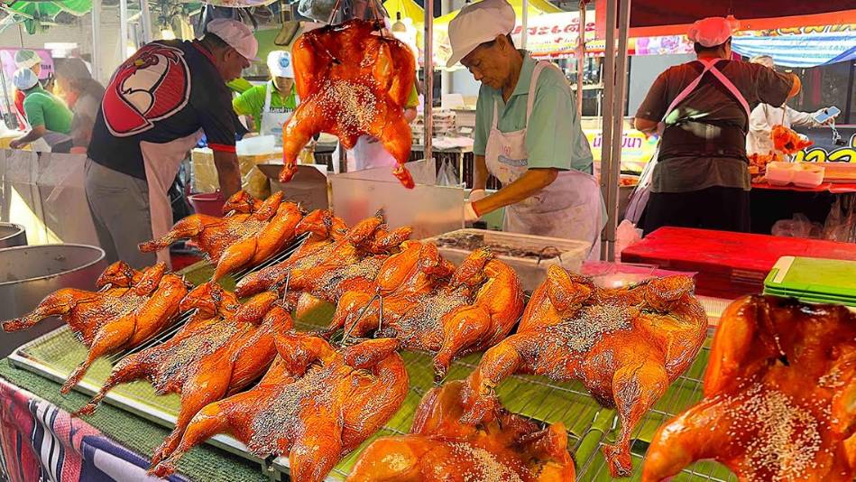 Тайская уличная еда. Распродается 300 кг жаренной курицы за 3 часа. смотреть онлайн