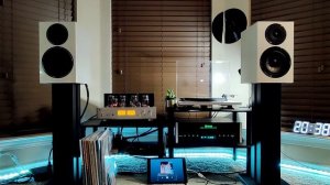 金玟岐 - 一萬次願意 Jin Wenqi. Hi Fi Stereo Tube amp Demo. Wharfedale 12.2 Bookshelf Speakers