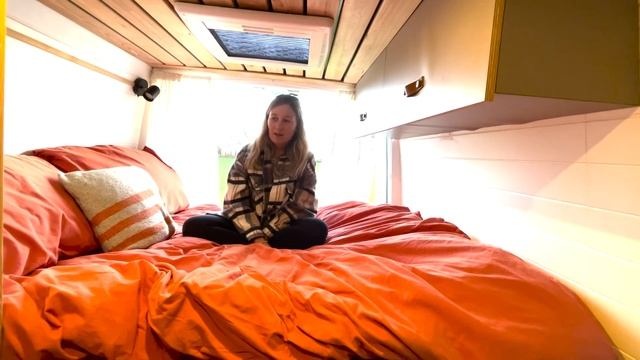 How SHE STAYS SAFE in SOLO FEMALE VAN CONVERSION | Super Secure Self-Build w/ REMOTE SECURITY SYSTE смотреть онлайн