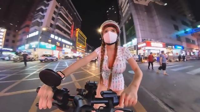 Шикарная девушка катается на Электробайке! Люблю КИТАЙ! смотреть онлайн
