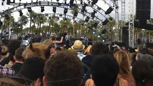 Fallout Neon Indian @ Coachella 2012 смотреть онлайн