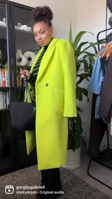 Coat season makes me happy, the versatility is unmatched. смотреть онлайн