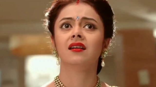 Гаура опитва да направи проблем на Мира-Saath Nibhana Saathiya смотреть онлайн